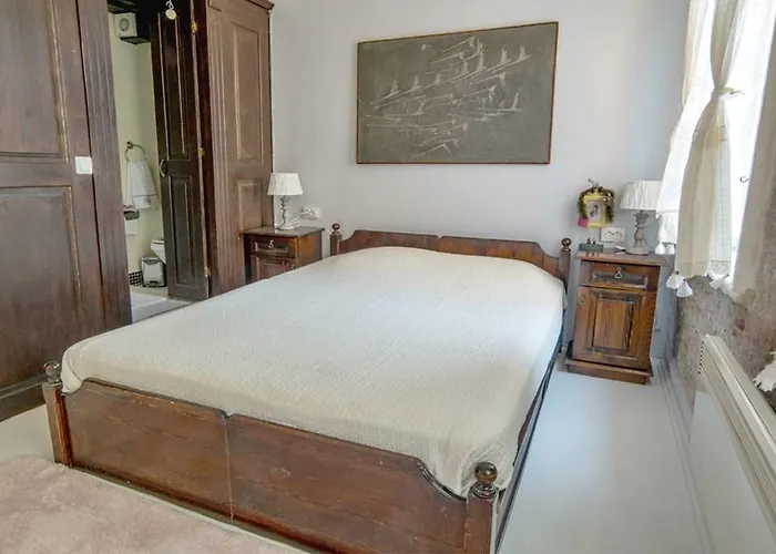 Kuleli Konak Ayvalı